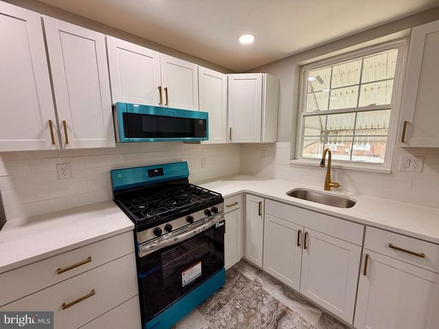 3941 K ST, Philadelphia, PA 19124