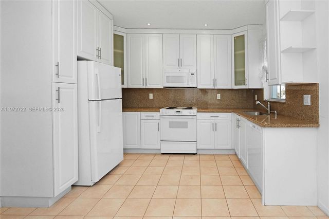 1521 Seagrape Way, Hollywood, FL 33019