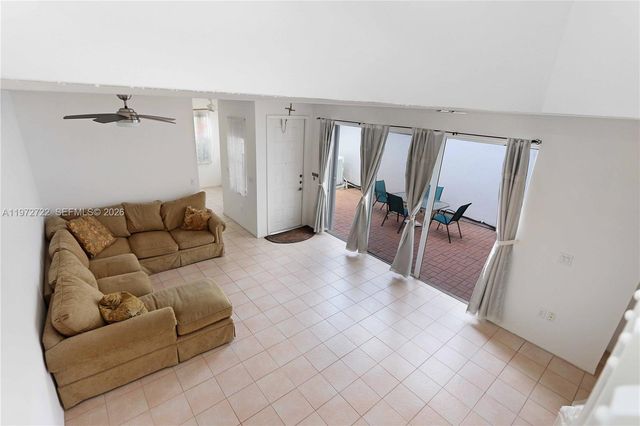 1521 Seagrape Way, Hollywood, FL 33019