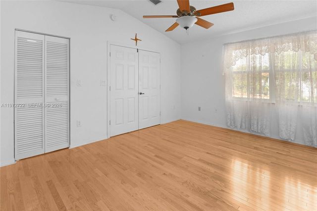 1521 Seagrape Way, Hollywood, FL 33019