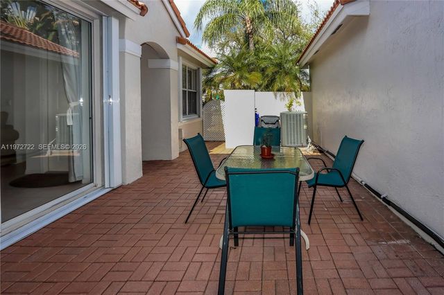 1521 Seagrape Way, Hollywood, FL 33019