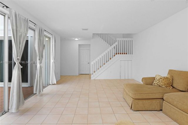 1521 Seagrape Way, Hollywood, FL 33019