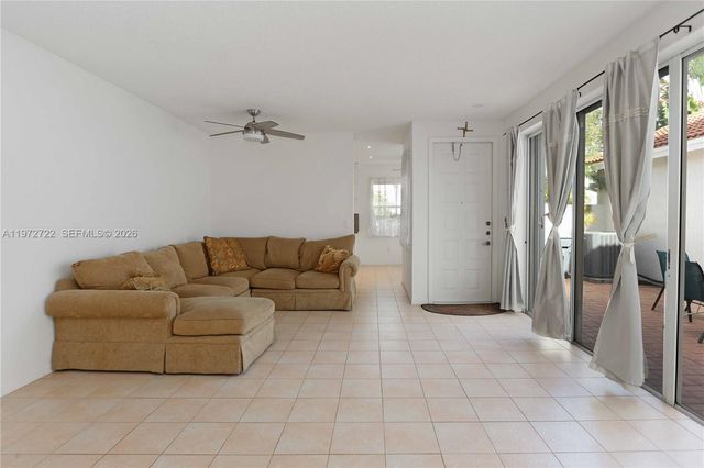 1521 Seagrape Way, Hollywood, FL 33019