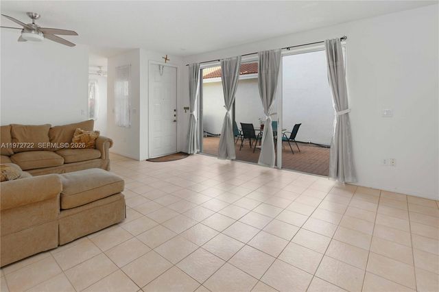 1521 Seagrape Way, Hollywood, FL 33019