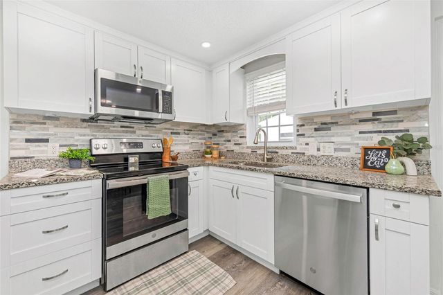 6200 EMERALD DRIVE, New Port Richey, FL 34653