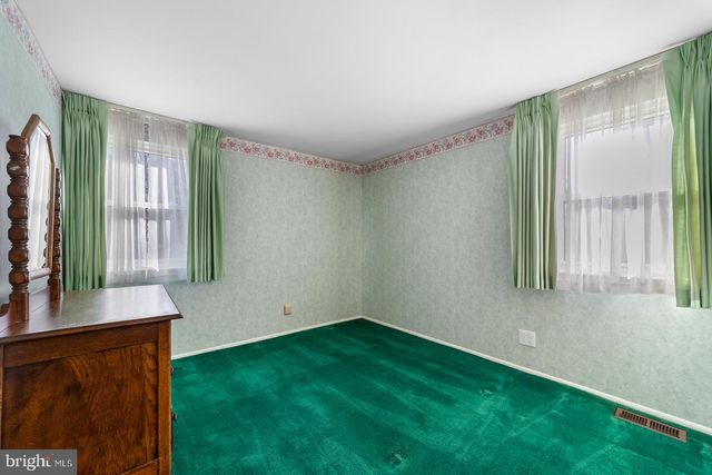 824 UPTON WAY, Somerdale, NJ 08083