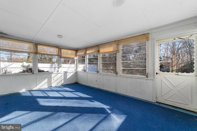 824 UPTON WAY, Somerdale, NJ 08083