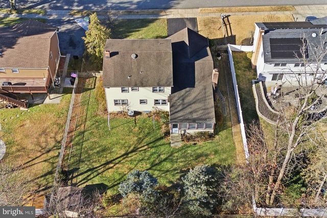 824 UPTON WAY, Somerdale, NJ 08083