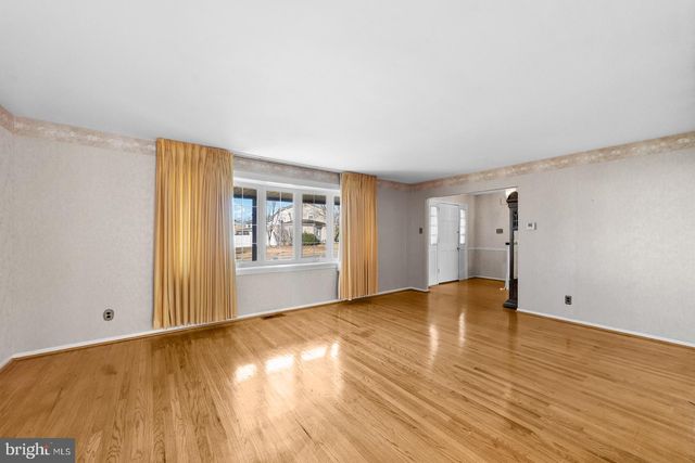 824 UPTON WAY, Somerdale, NJ 08083