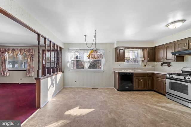 824 UPTON WAY, Somerdale, NJ 08083