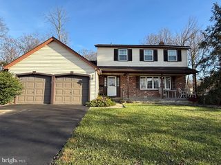 824 UPTON WAY, Somerdale, NJ 08083
