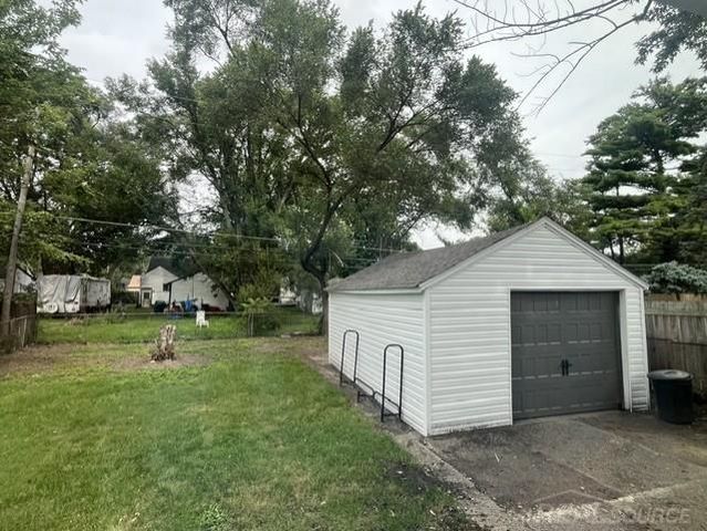 7251 Yacht Avenue, Warren, MI 48091