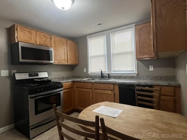 7251 Yacht Avenue, Warren, MI 48091