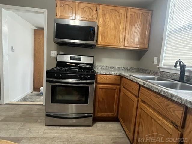7251 Yacht Avenue, Warren, MI 48091