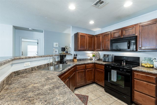 25057 S Roselake Drive, Claremore, OK 74019
