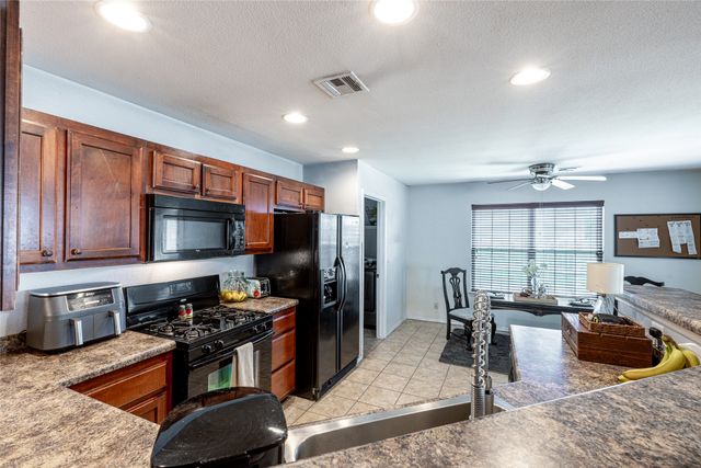 25057 S Roselake Drive, Claremore, OK 74019