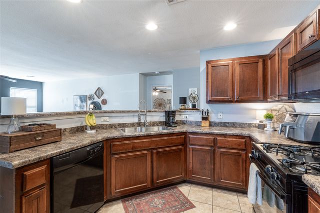 25057 S Roselake Drive, Claremore, OK 74019