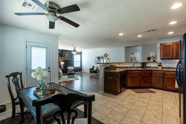 25057 S Roselake Drive, Claremore, OK 74019