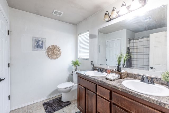 25057 S Roselake Drive, Claremore, OK 74019