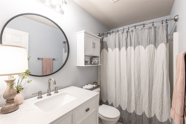 25057 S Roselake Drive, Claremore, OK 74019