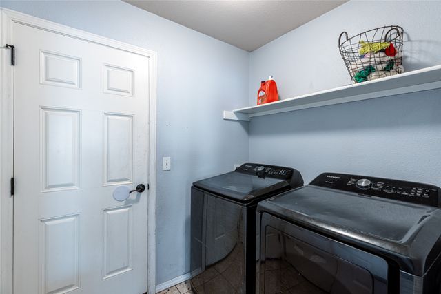 25057 S Roselake Drive, Claremore, OK 74019