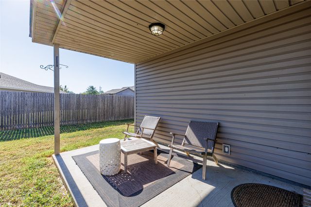 25057 S Roselake Drive, Claremore, OK 74019