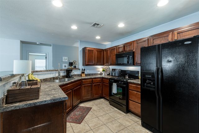 25057 S Roselake Drive, Claremore, OK 74019