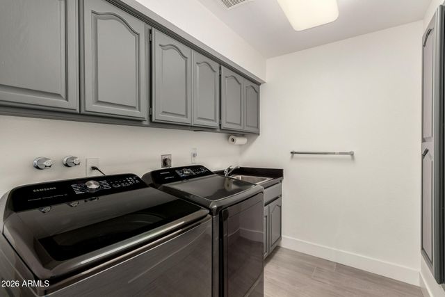 10662 E CAROL Avenue, Scottsdale, AZ 85258