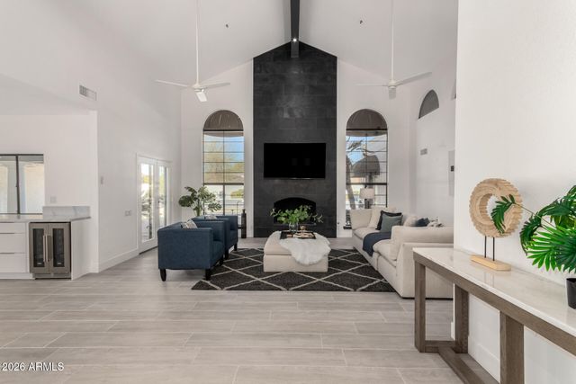 10662 E CAROL Avenue, Scottsdale, AZ 85258