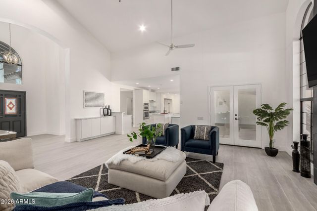 10662 E CAROL Avenue, Scottsdale, AZ 85258