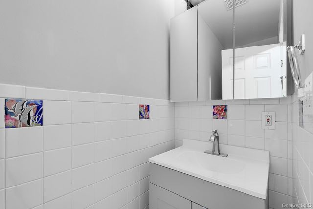 18 Steiner Drive, Mahopac, NY 10541