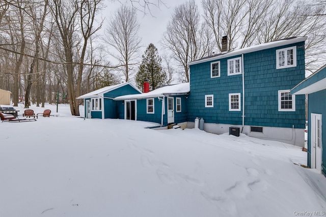 18 Steiner Drive, Mahopac, NY 10541