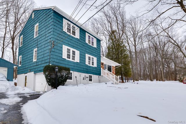 18 Steiner Drive, Mahopac, NY 10541