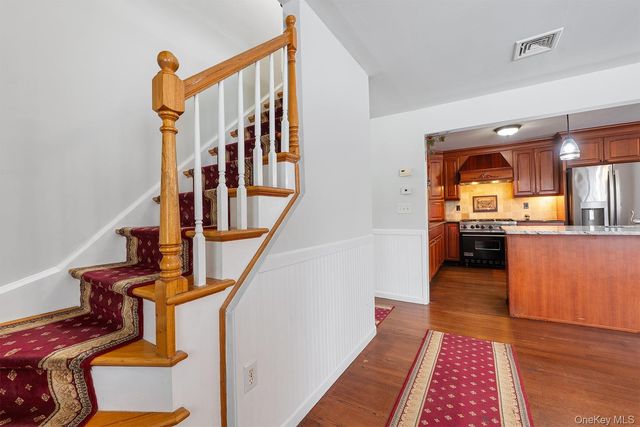 18 Steiner Drive, Mahopac, NY 10541