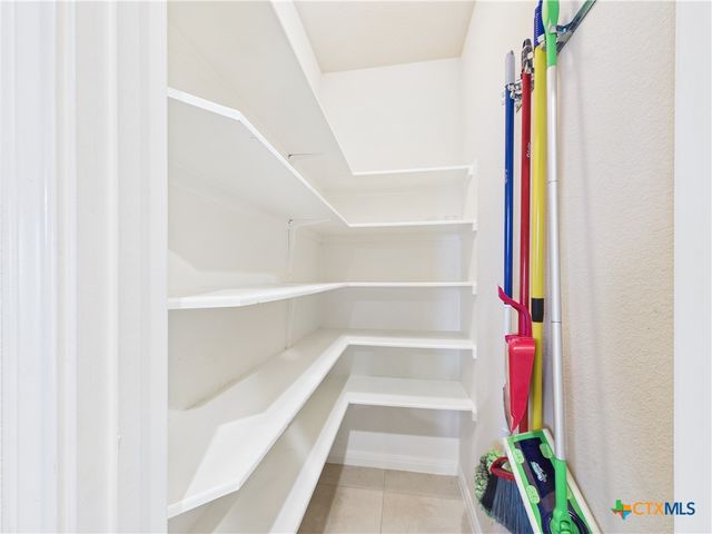 1070 Sussex Way, Round Rock, TX 78665