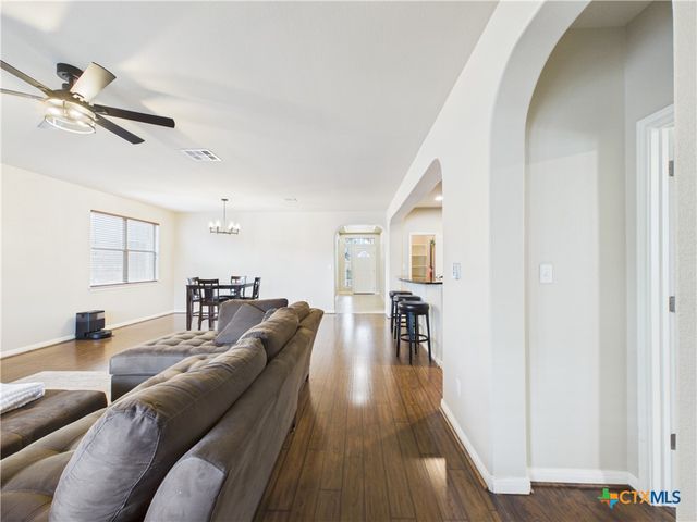1070 Sussex Way, Round Rock, TX 78665