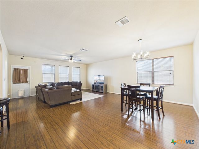1070 Sussex Way, Round Rock, TX 78665