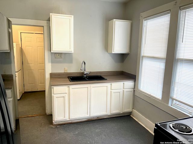 4810 John Victor, San Antonio, TX 78220