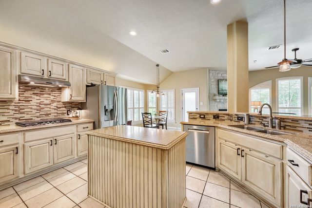 18647 Rogers Glen, San Antonio, TX 78258