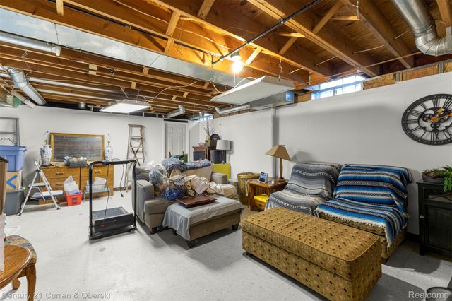 250 Chestnut Street, Wyandotte, MI 48192