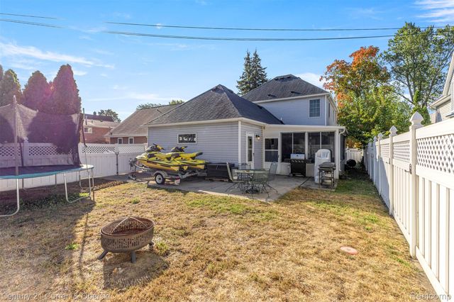 250 Chestnut Street, Wyandotte, MI 48192