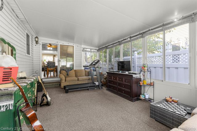 250 Chestnut Street, Wyandotte, MI 48192