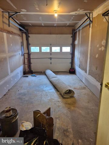 9800 GAY DR, Upper Marlboro, MD 20772