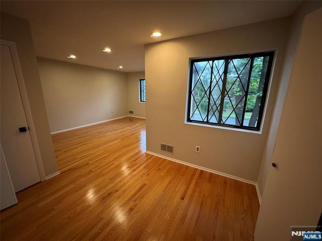 119 Broadway, Cresskill, NJ 07626