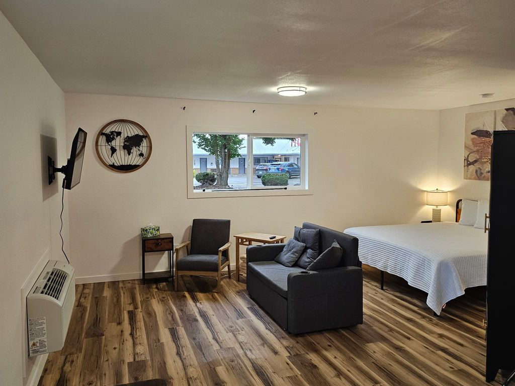 312 E 1st St, Sprague, WA 99032 photo 2