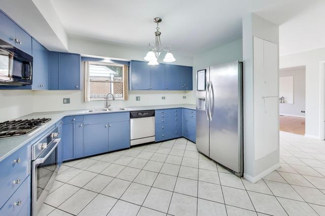 5455 S Catherine Avenue, Countryside, IL 60525