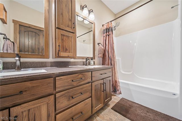 31 Shannon Drive, Apple Creek, OH 44606