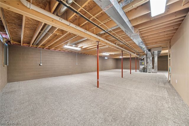 31 Shannon Drive, Apple Creek, OH 44606