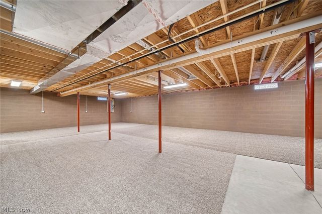 31 Shannon Drive, Apple Creek, OH 44606