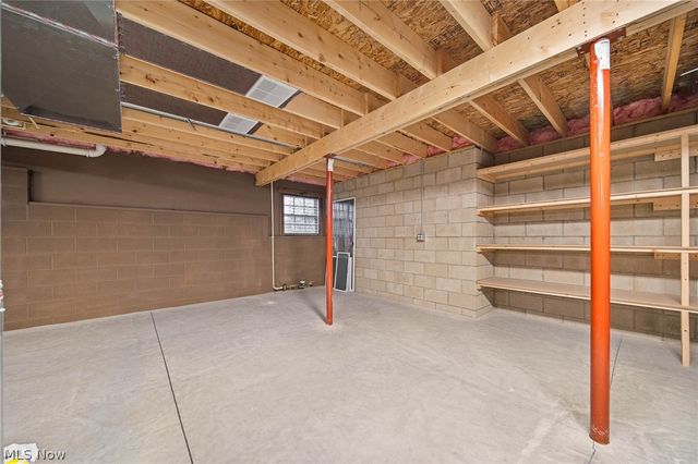 31 Shannon Drive, Apple Creek, OH 44606